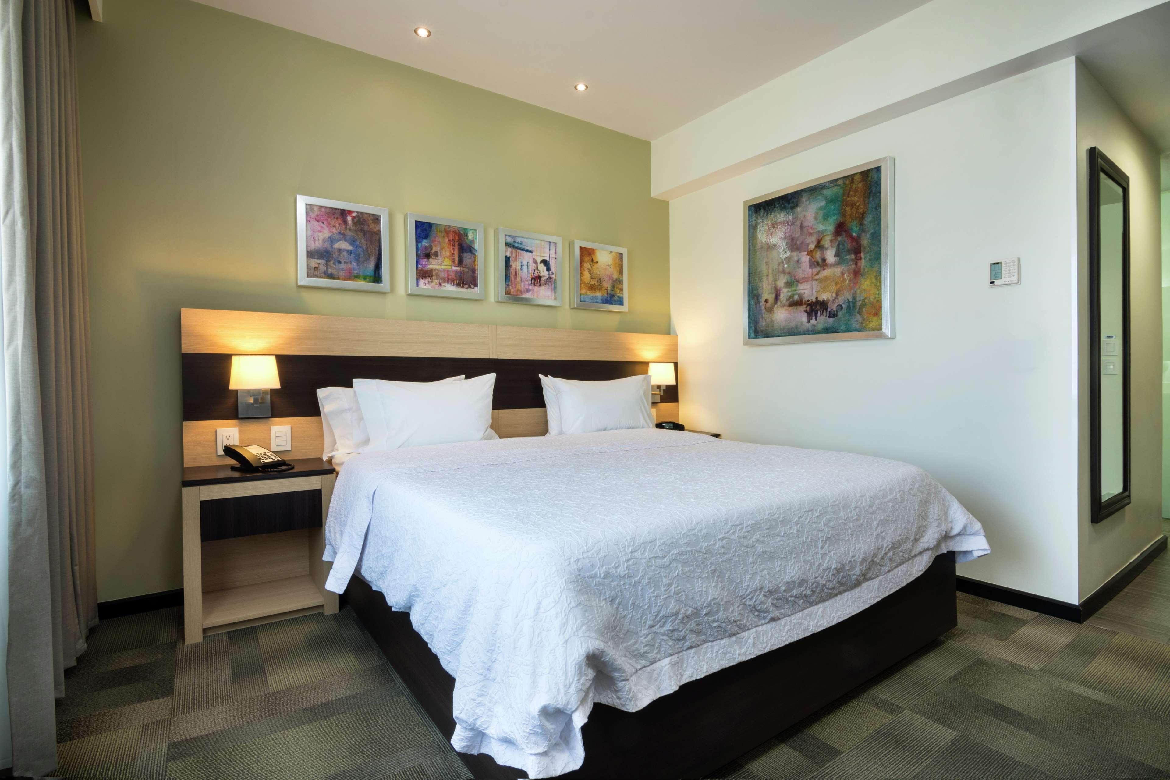 Hampton Inn By Hilton Silao-Aeropuerto, Mexico Екстер'єр фото