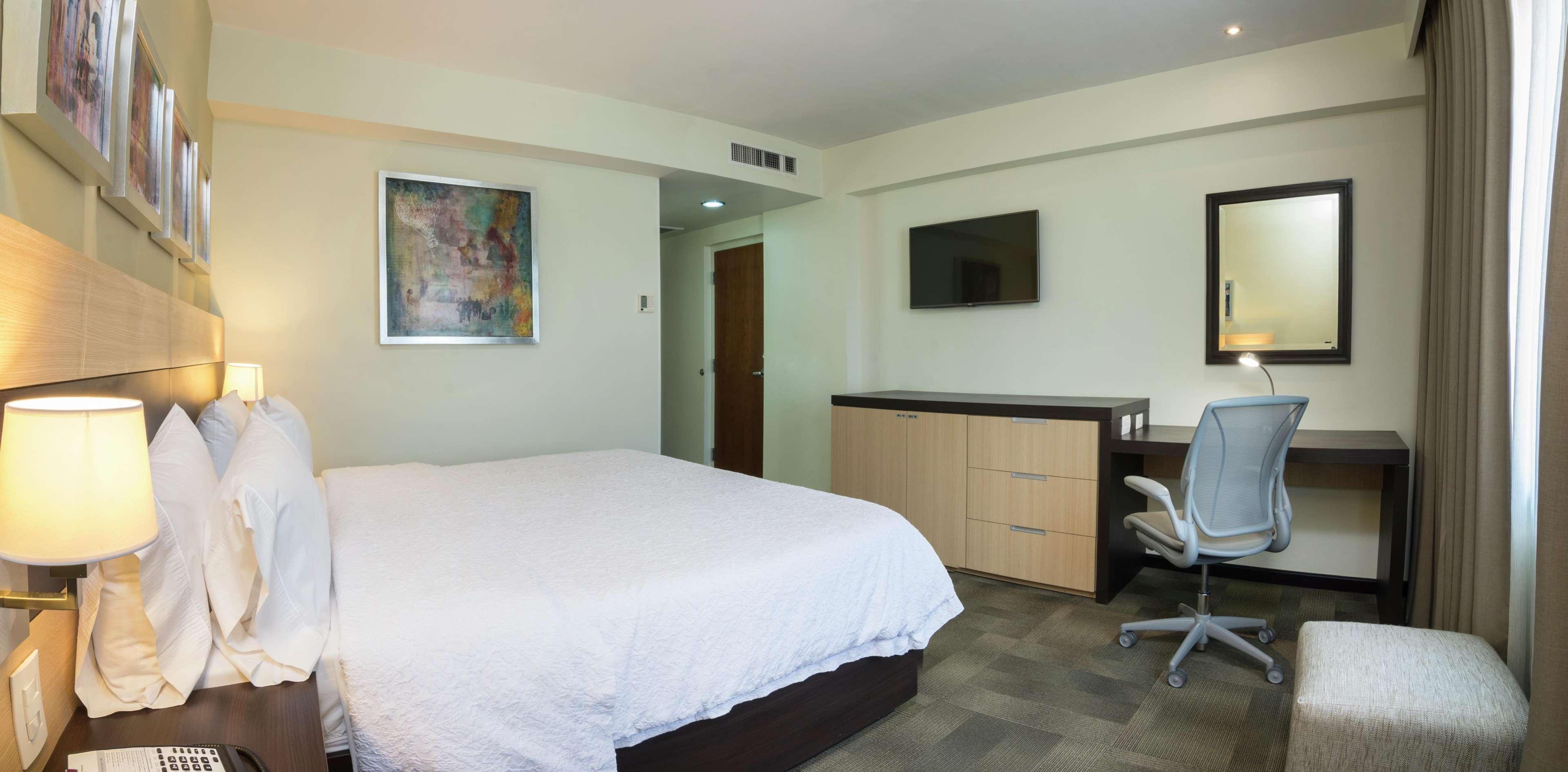Hampton Inn By Hilton Silao-Aeropuerto, Mexico Екстер'єр фото