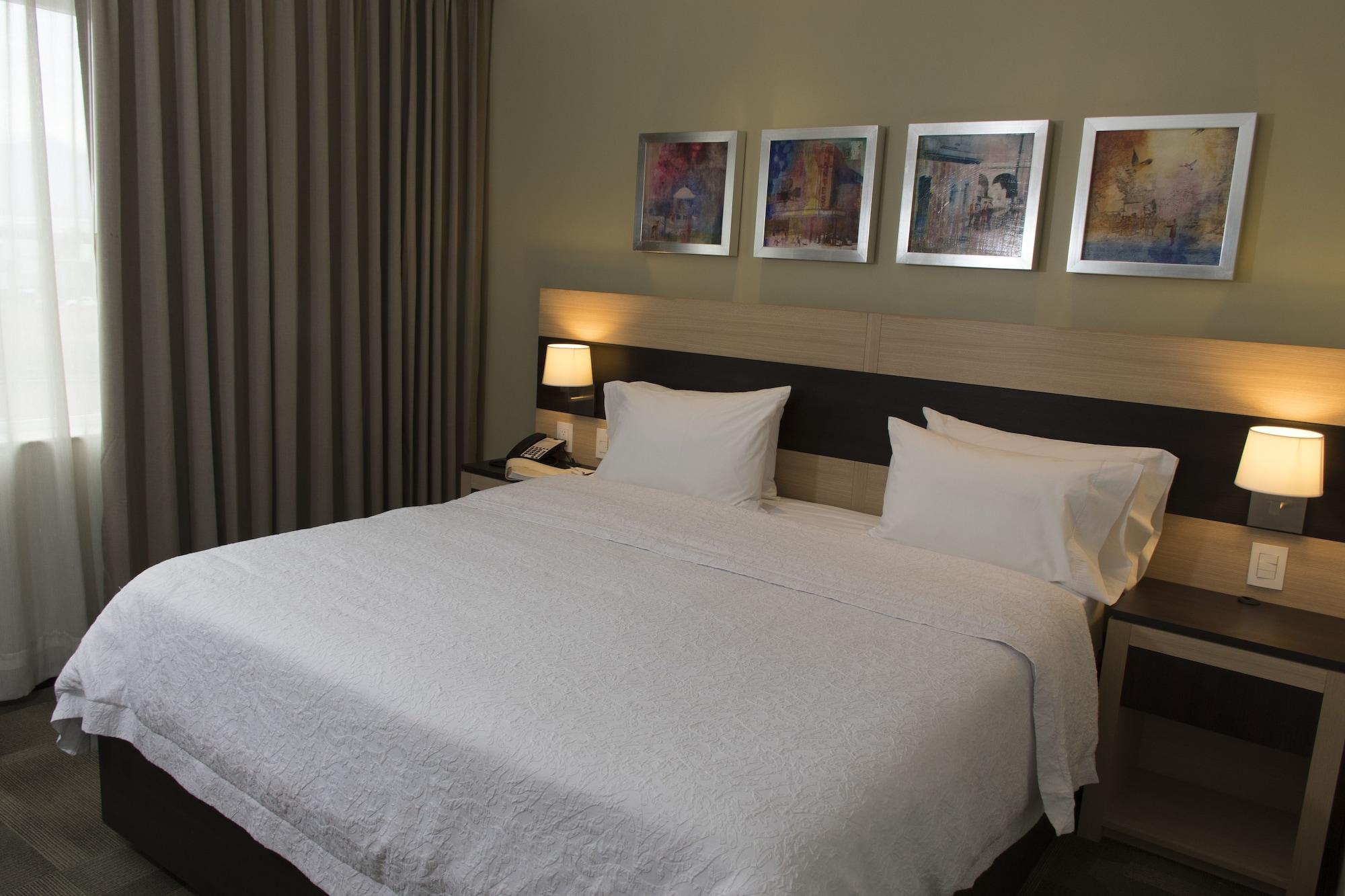 Hampton Inn By Hilton Silao-Aeropuerto, Mexico Екстер'єр фото